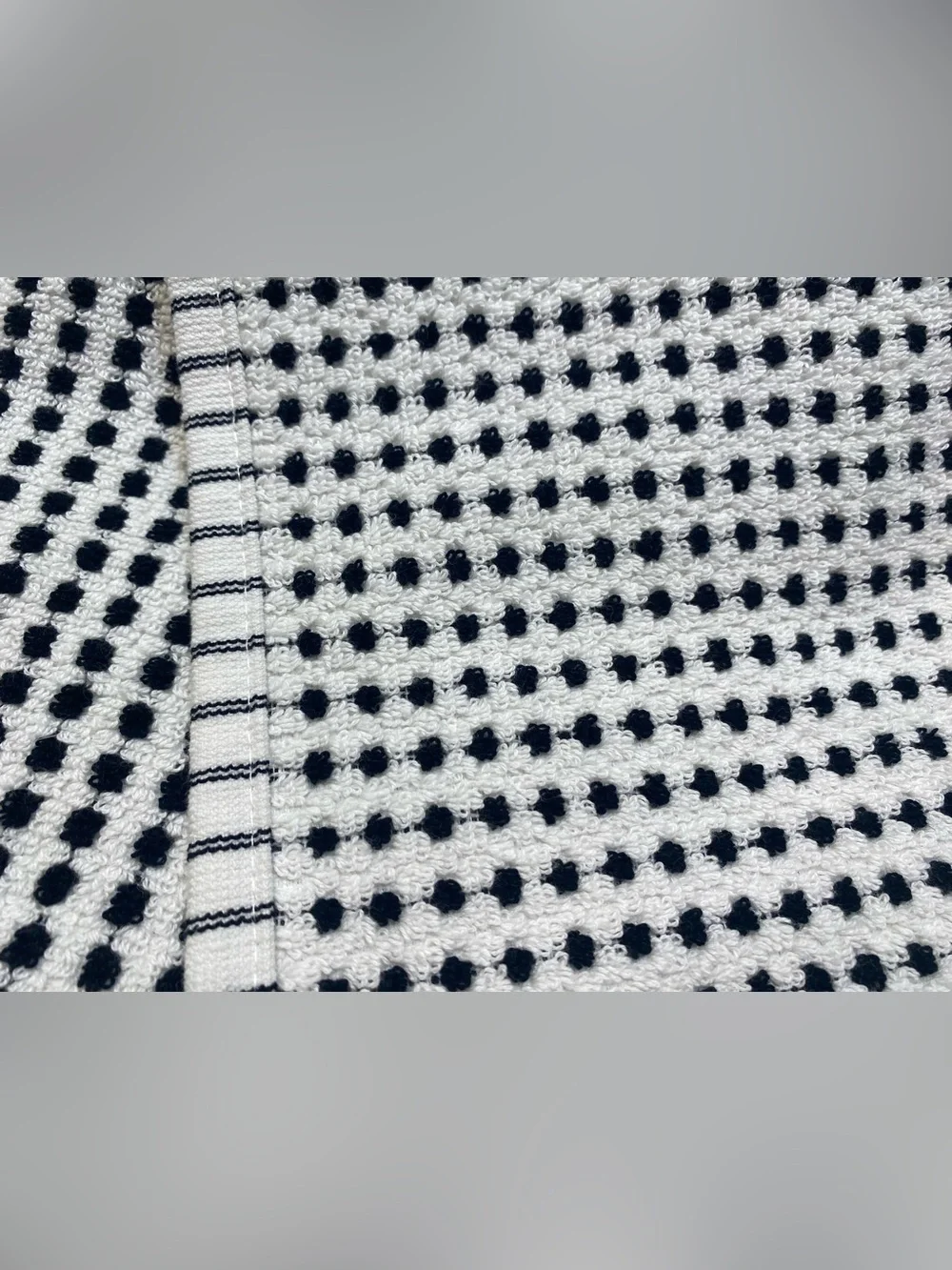 DKNY ❤️Cotton (2) Bath & (2)Hand ,(4) WASHCLOTH Towel Set B&W NWT